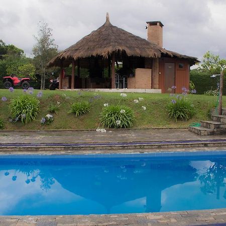 Pousada Marco Polo Campos do Jordão Екстериор снимка